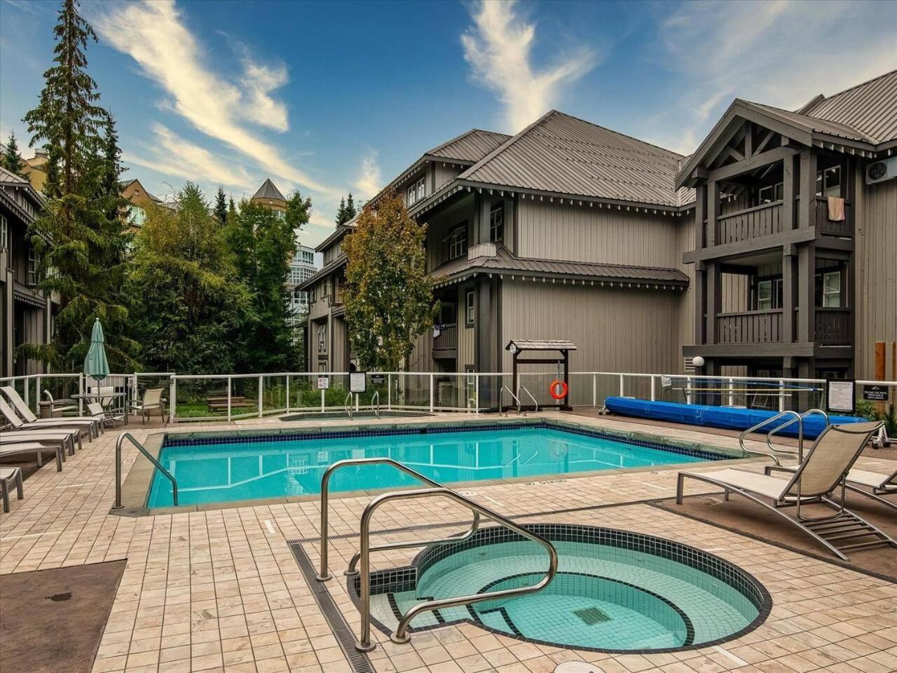 Newly Renovated Ski In Out W Pool 2 Hot Tubs Whistler Kültér fotó